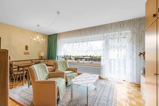 Wohnzimmer - Etagenwohnung in 82487 Oberammergau mit 54m² kaufen