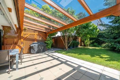 überdachte Terrasse - Einfamilienhaus in 81379 München mit 179m² kaufen