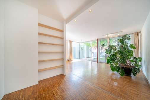 Kinder oder Gästezimmer im EG Kinder oder Gästezimmer im EG - Doppelhaushälfte in 81549 München mit 155m² kaufen
