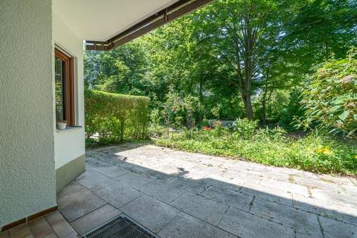 Terrasse - Blick in den Garten Terrasse - Blick in den Garten - Erdgeschosswohnung in 85764 Oberschleißheim mit 69m² kaufen