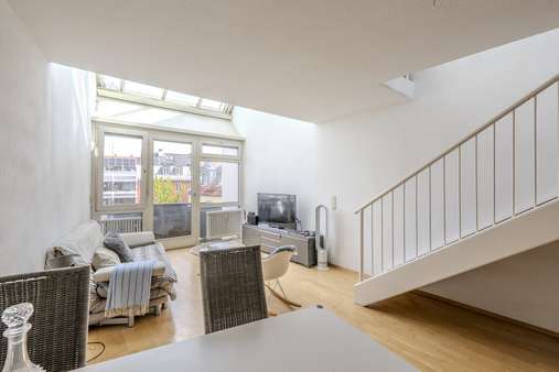 Treppenaufgang - Maisonette-Wohnung in 80799 München mit 56m² kaufen