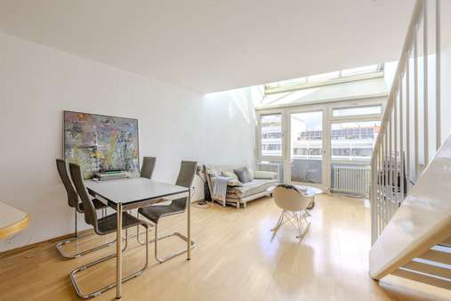 Wohn- und Essbereich - Maisonette-Wohnung in 80799 München mit 56m² kaufen