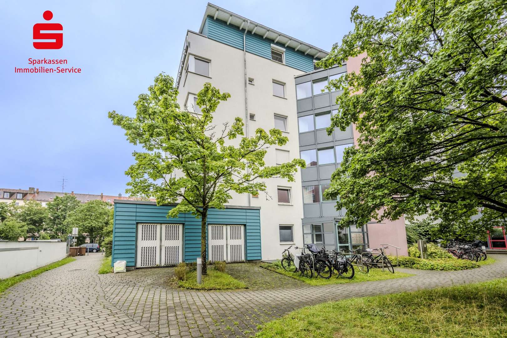 Hausansicht - Etagenwohnung in 80807 München mit 82m² kaufen