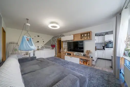 Wohnen am Herzogplatz: Charmante 2-Zimmer-Wohnung mit Ostbalkon