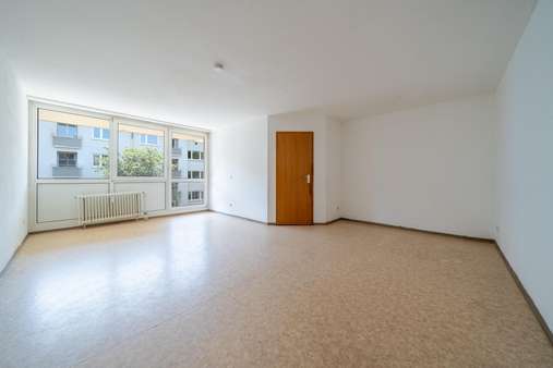 Wohn- und Esszimmer Wohn- und Esszimmer - Etagenwohnung in 80807 München mit 55m² kaufen