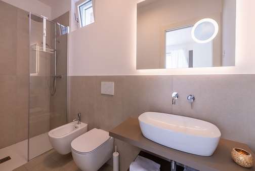 Badezimmer Badezimmer - Erdgeschosswohnung in 80805 München mit 70m² als Kapitalanlage kaufen