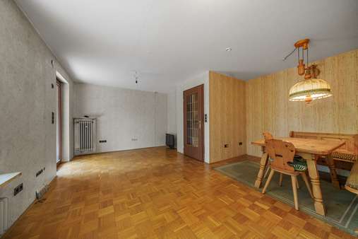 Wohnzimmer mit Essbereich - Doppelhaushälfte in 82140 Olching mit 91m² kaufen
