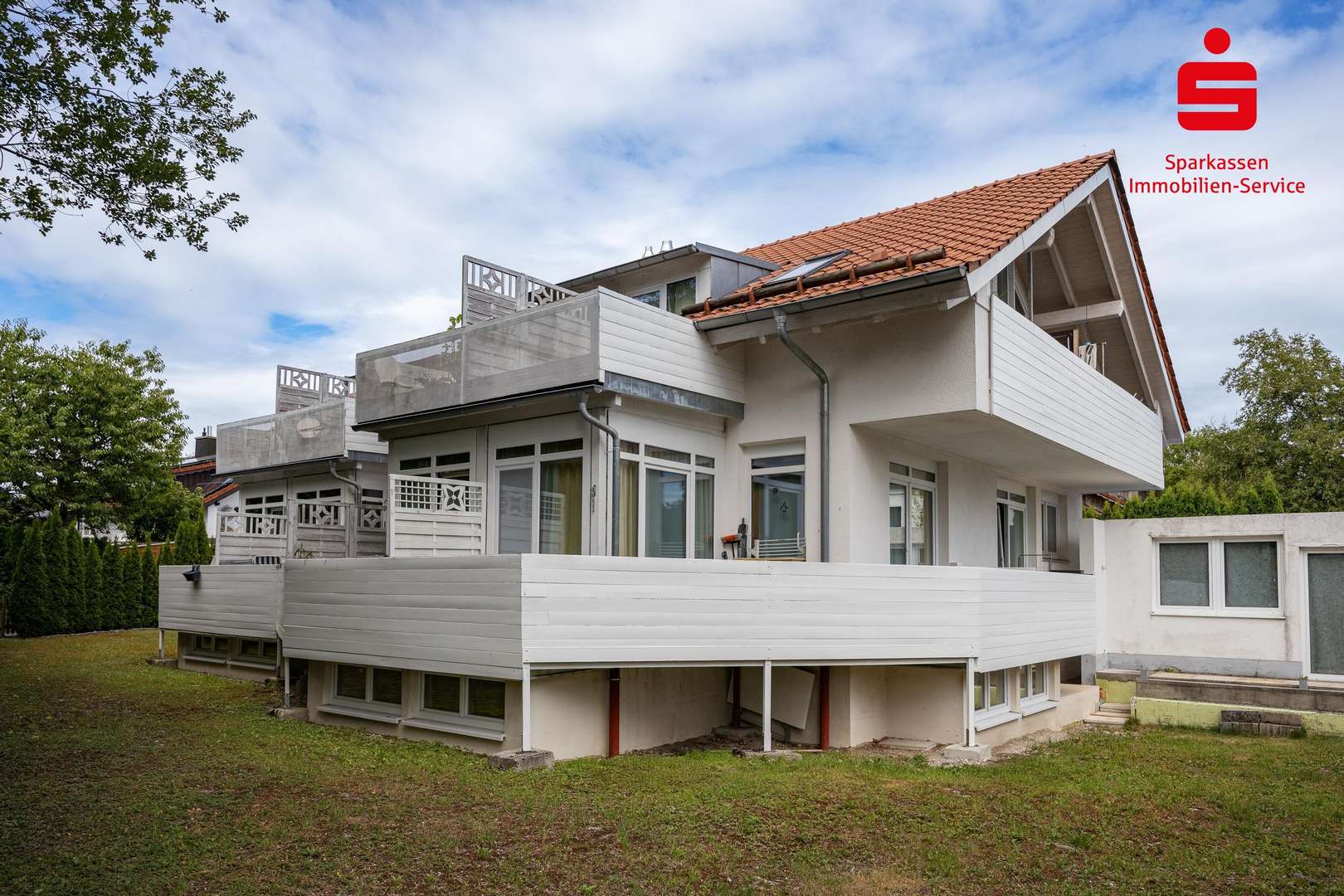 Hausansicht - Doppelhaushälfte in 82223 Eichenau mit 240m² kaufen