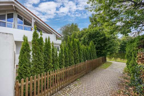 Zugang Weiher - Doppelhaushälfte in 82223 Eichenau mit 240m² kaufen