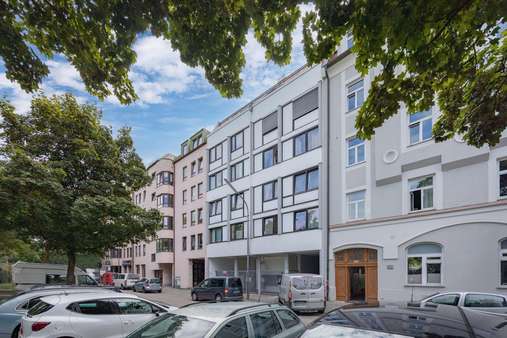 Hausansicht - Etagenwohnung in 81373 München mit 24m² kaufen