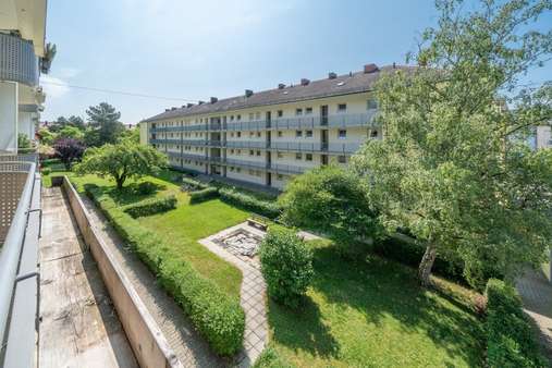 Innenhof Innenhof - Etagenwohnung in 80807 München mit 75m² kaufen