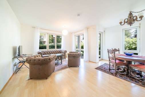 Wohnzimmer - Erdgeschosswohnung in 81245 München mit 55m² als Kapitalanlage kaufen