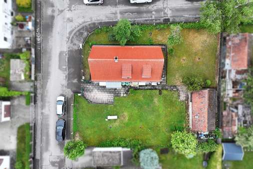 Vogelperspektive Vogelperspektive - Grundstück in 80937 München mit 815m² kaufen