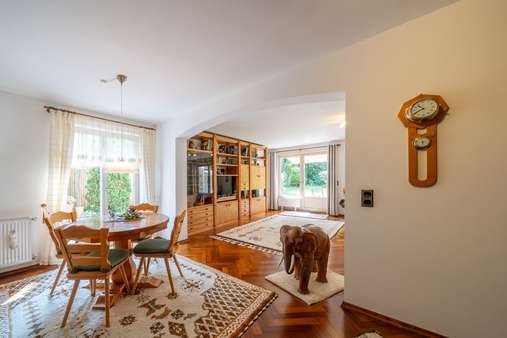 Essbereich im Wohnzimmer Essbereich im Wohnzimmer - Reiheneckhaus in 85649 Brunnthal mit 138m² kaufen