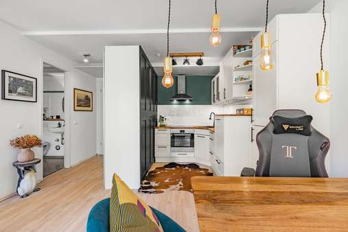 Eingangs- und Koch-/Essbereich Eingangs- und Koch-/Essbereich - Etagenwohnung in 80333 München mit 49m² kaufen