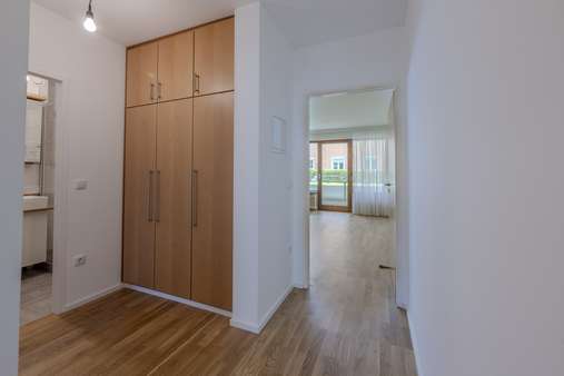 Flurbereich Flurbereich - Erdgeschosswohnung in 80686 München mit 55m² kaufen