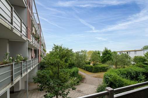 Aussicht Balkon - Etagenwohnung in 81829 München mit 66m² kaufen