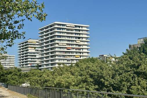 Außenansicht Außenansicht - Etagenwohnung in 80804 München mit 54m² mieten