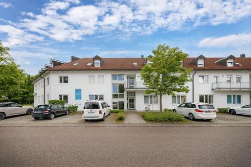 Straßenansicht Straßenansicht - Etagenwohnung in 82205 Gilching mit 53m² kaufen