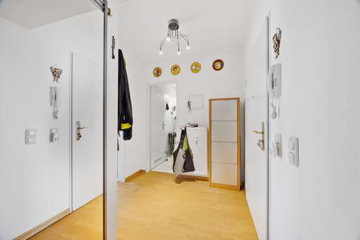 Flur Flur - Etagenwohnung in 82205 Gilching mit 53m² kaufen