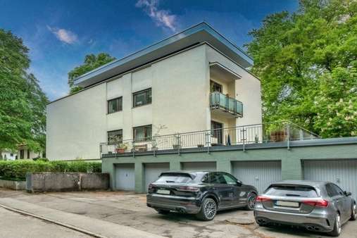 Hausansicht Hausansicht - Etagenwohnung in 81545 München mit 213m² kaufen