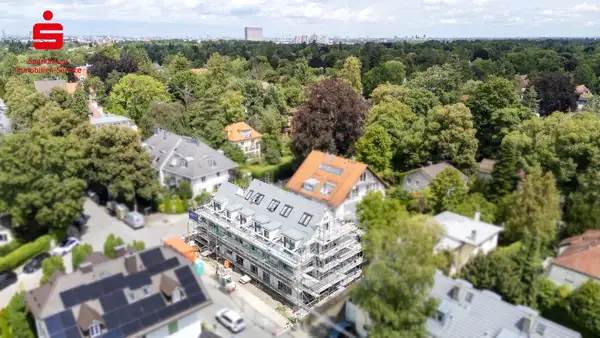 Neubau: Großzügig geschnittene 3-Zimmer-Wohnung mit Südbalkon. 