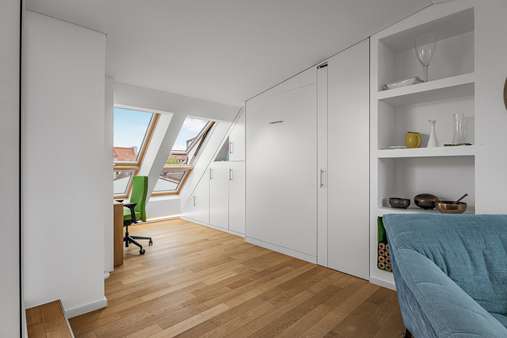 Arbeits- und Gästebereich Arbeits- und Gästebereich - Dachgeschosswohnung in 81541 München mit 93m² kaufen