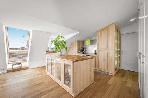 freistehende Kücheninsel freistehende Kücheninsel - Dachgeschosswohnung in 81541 München mit 93m² kaufen