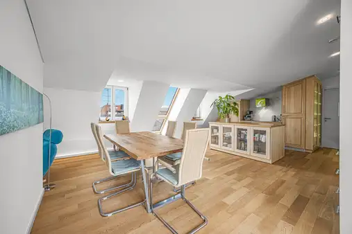 Exklusive Wohnung im Dachgeschoss – Ruhe, Luxus und urbanes Flair