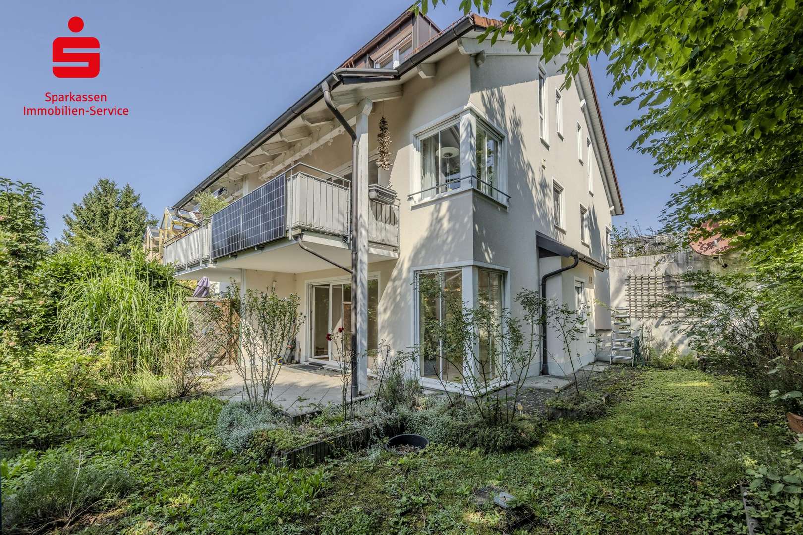 Hausansicht - Erdgeschosswohnung in 81249 München mit 73m² kaufen