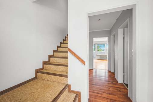 Flur - Erdgeschosswohnung in 81476 München mit 77m² kaufen