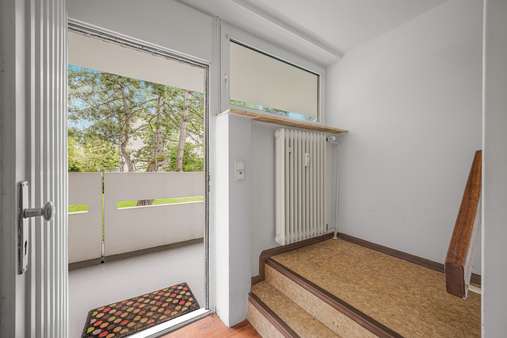 Haustür - Erdgeschosswohnung in 81476 München mit 77m² kaufen