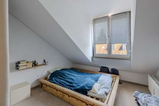 Schlafzimmer Schlafzimmer - Dachgeschosswohnung in 81671 München mit 45m² kaufen