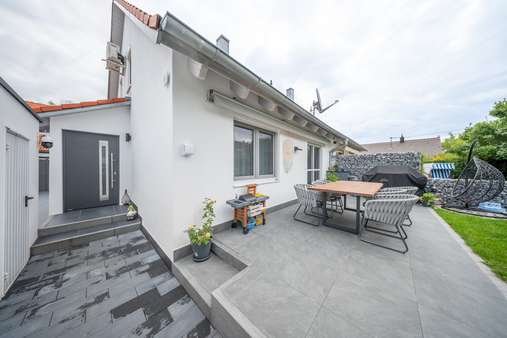 Eingangsbereich - Doppelhaushälfte in 80995 München mit 112m² kaufen