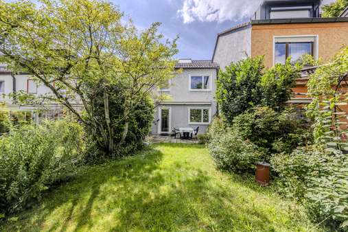 Gartenansicht Gartenansicht - Reihenmittelhaus in 80997 München mit 101m² kaufen