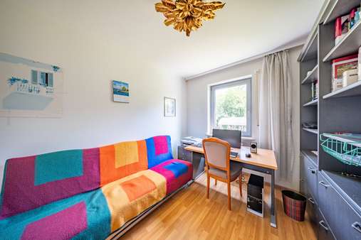 Arbeits-/ Gäste-/Kinderzimmer - Etagenwohnung in 82131 Gauting mit 76m² kaufen