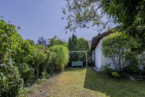 Gartenansicht Duplexparker - Doppelhaushälfte in 82319 Starnberg mit 187m² kaufen