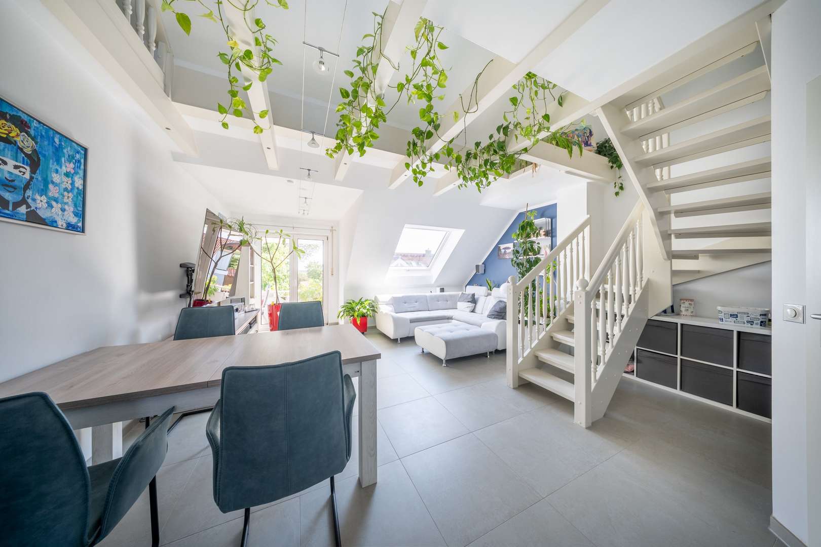 Wohn- und Essbereich - Galerie in 85399 Hallbergmoos mit 86m² kaufen