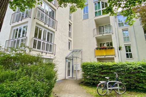 Gebäudeansicht - Etagenwohnung in 81379 München mit 38m² mieten