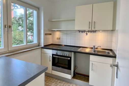 Küche (Spülmaschine wird bis zum Einzug eingebaut) - Etagenwohnung in 81379 München mit 38m² mieten