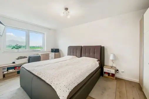 Zur Selbstnutzung oder Kapitalanlage - helle 2-Zimmer-Wohnug mit unverbaubarem Weitblick am Feldrand