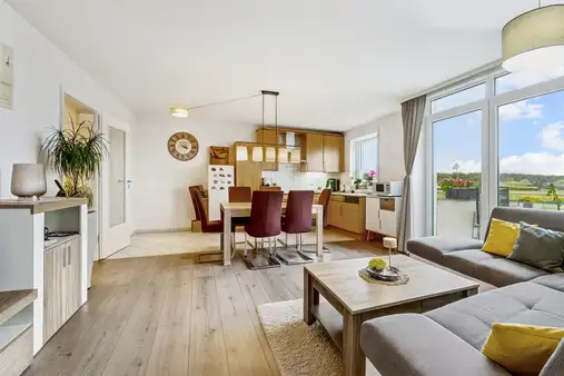 Zur Selbstnutzung oder Kapitalanlage - helle 2-Zimmer-Wohnug mit unverbaubarem Weitblick am Feldrand
