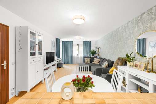 Wohn - und Esszimmer - Erdgeschosswohnung in 85586 Poing mit 56m² kaufen
