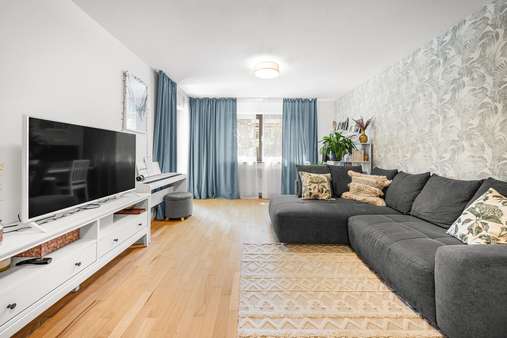 Wohnzimmer - Erdgeschosswohnung in 85586 Poing mit 56m² kaufen