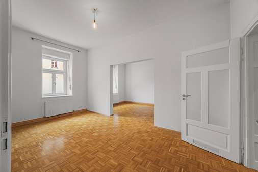 Wohnzimmer Wohnzimmer - Erdgeschosswohnung in 81541 München mit 98m² kaufen