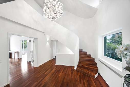 Eingangsbereich Eingangsbereich - Einfamilienhaus in 82031 Grünwald mit 331m² kaufen