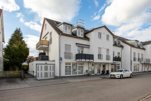 Gebäudeansicht - Erdgeschosswohnung in 82256 Fürstenfeldbruck mit 111m² kaufen