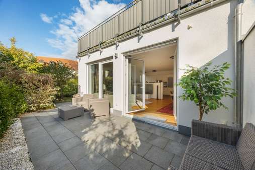 Sonnige Terrasse mit West-Ausrichtung - Erdgeschosswohnung in 82256 Fürstenfeldbruck mit 111m² kaufen