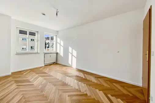 3-Zimmer-Terrassenwohnung in direkter Nähe zum Schlosspark mit ca. 100 m² Wohn-/ Nutzfläche