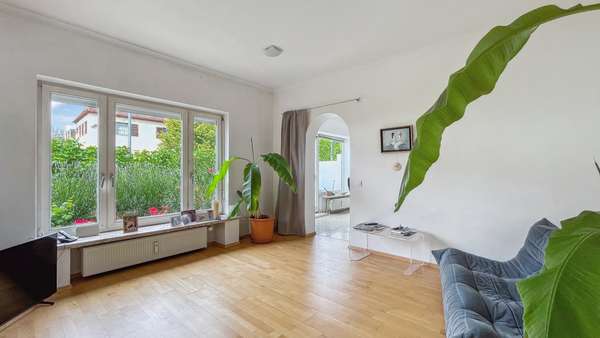 Wohnen WE 2 - Mehrfamilienhaus in 81827 München mit 332m² als Kapitalanlage kaufen